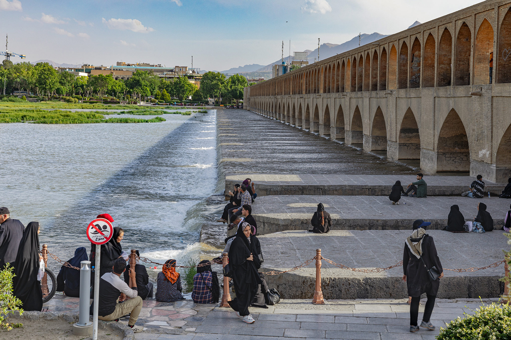 Si-o-se-pol Bridge, Isfahan